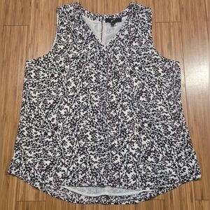 NWOT GNW Floral Sleeveless Top